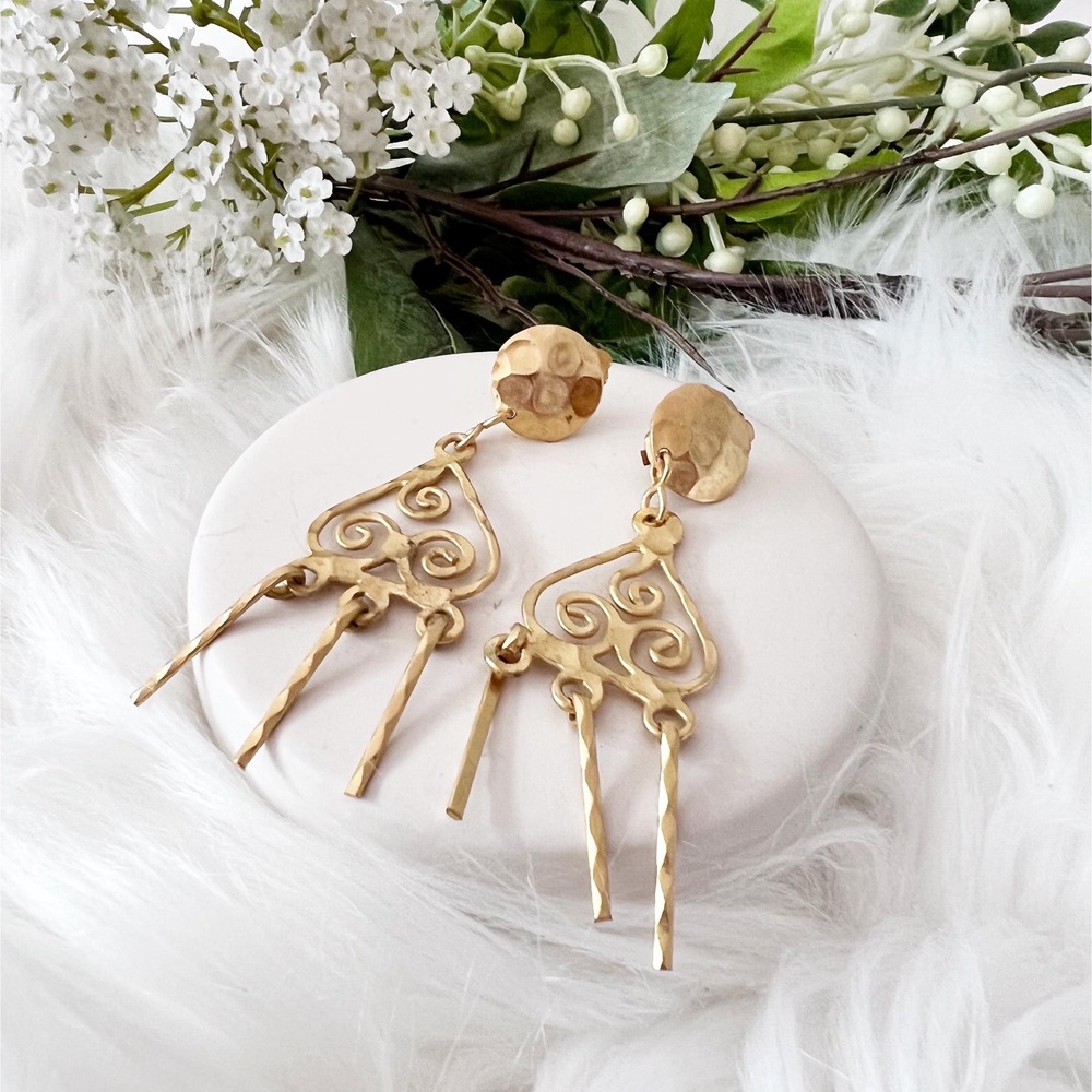 Vintage Chandelier Earrings Gold Tone Hammered Scrollwork Clip‎ On Statement